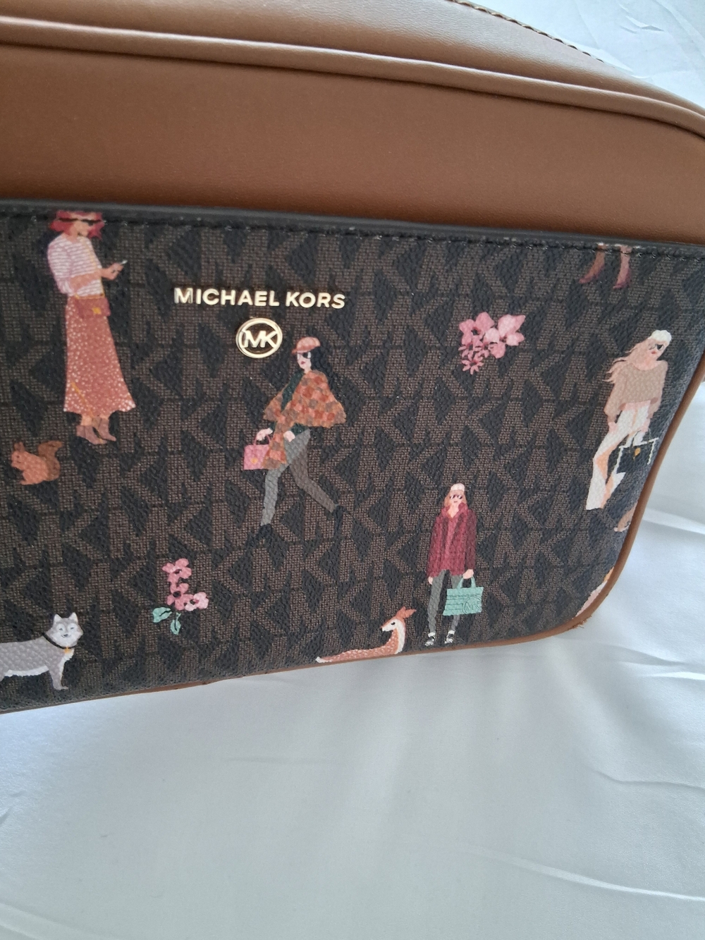 Michael Kors Jet Set Girls Crossbody Bag. - Picture 4 of 11